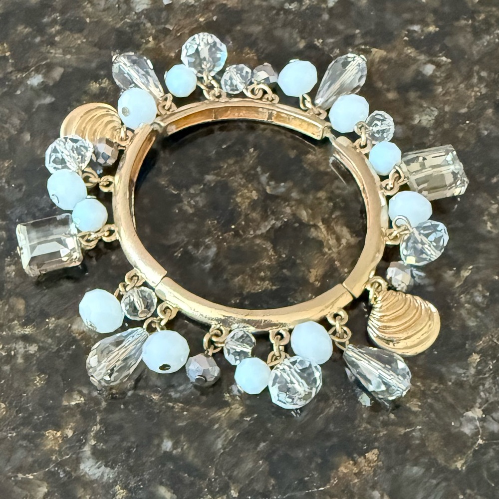 Crystal Glass Gold Charm Stretch Bracelet Seashore Scallop Shell Coastal